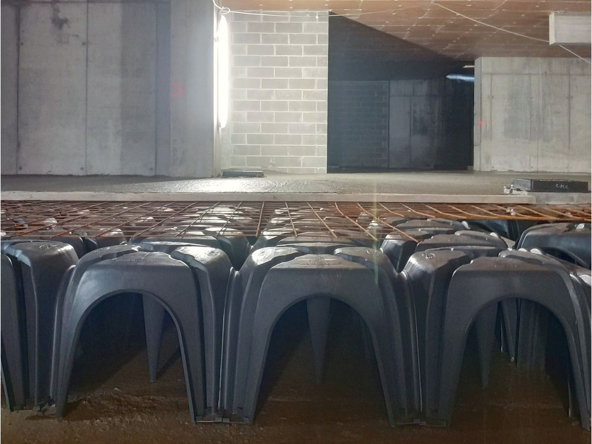 Ventilated moisture barrier forms installed under a ground floor to keep the space below dry